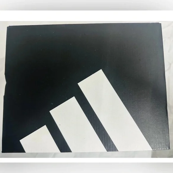 Adidas Kids Sneakers,unisex size 13 .New with box .R14 - Picture 7 of 8